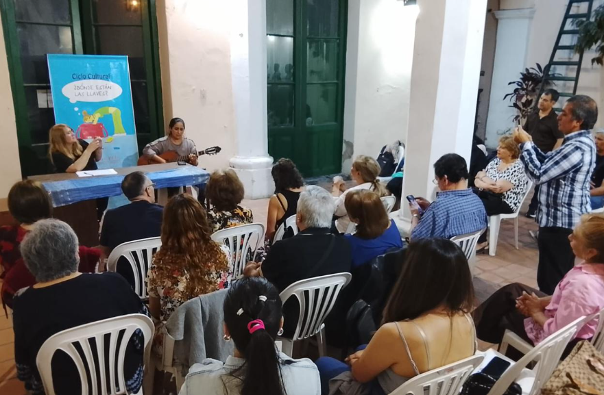 Regreso a plena poesía: con más de treinta autores, volvió el ciclo cultural «¿Dónde están las llaves?» al Museo Casa Padilla